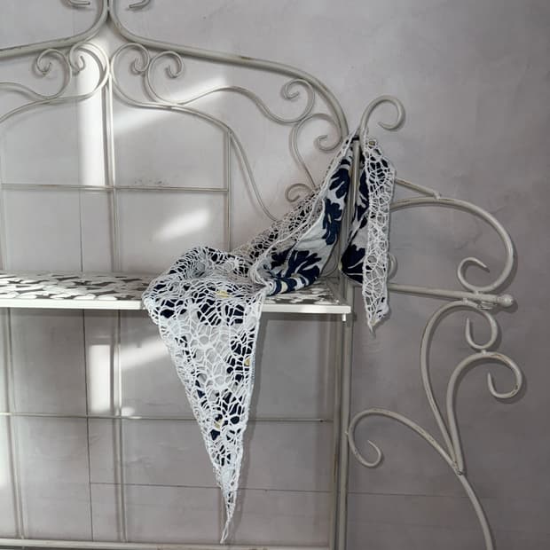 White navy net flower scarf