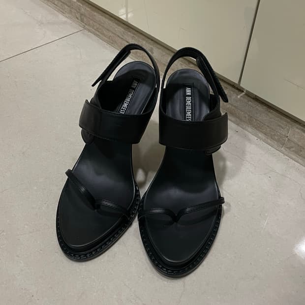 Ann demeulemeester 블랙 샌들 힐 