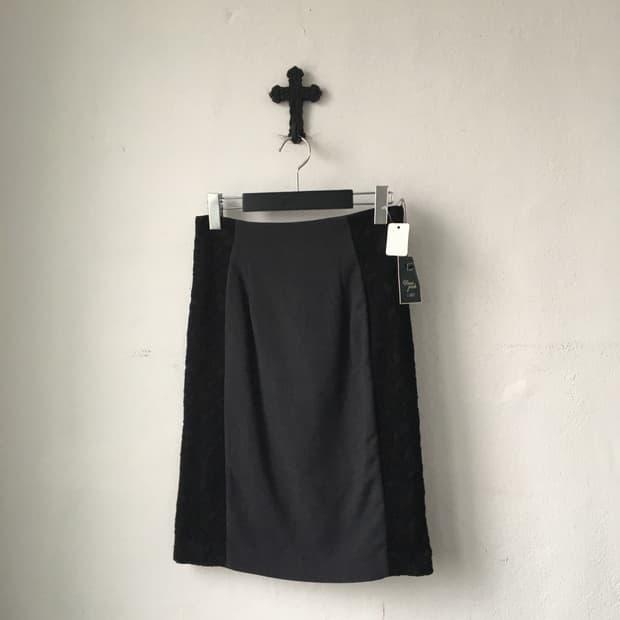 Side point midi skirt