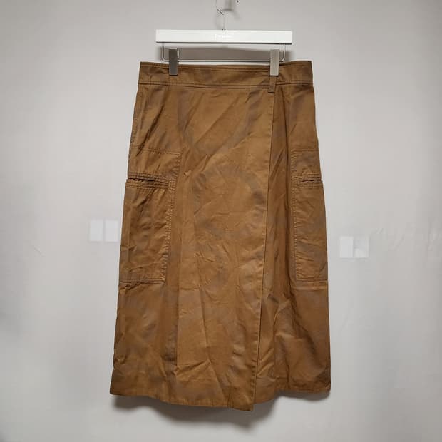 COS 로고패턴 면랩스커트