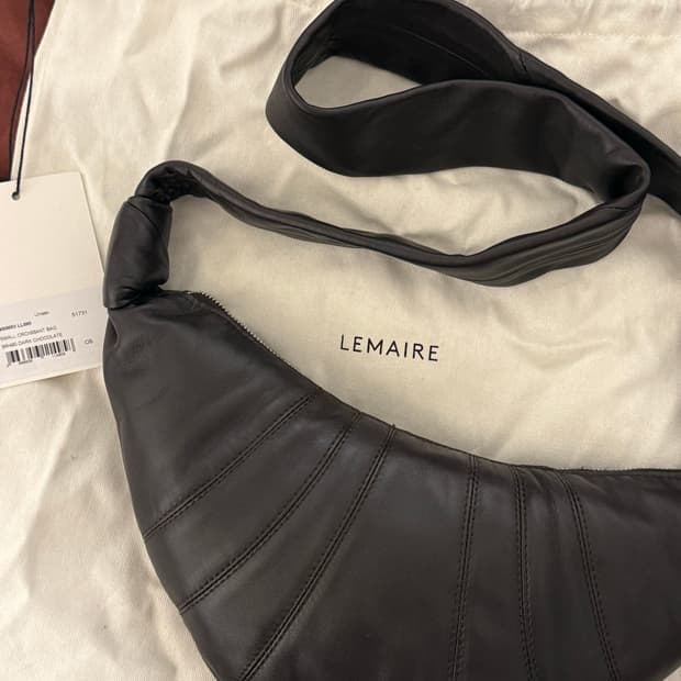 르메르 스몰 크루아상 백 소프트 나파 레더 다크 초콜릿