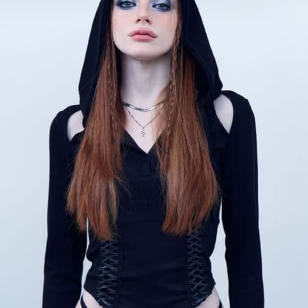 Hillda 힐다 코르셋 후드티 