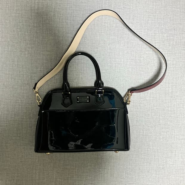 폴스부띠끄 하퍼스퀘어 사첼 핸드숄더백 유광