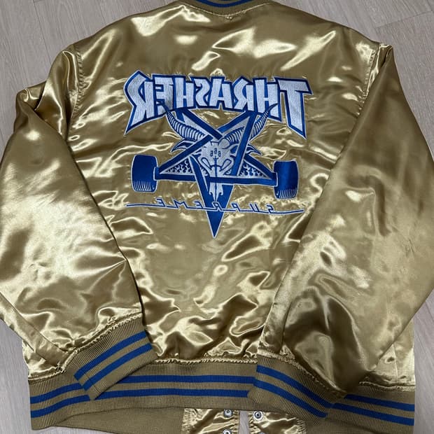 슈프림 트레셔 사틴 바시티 자켓