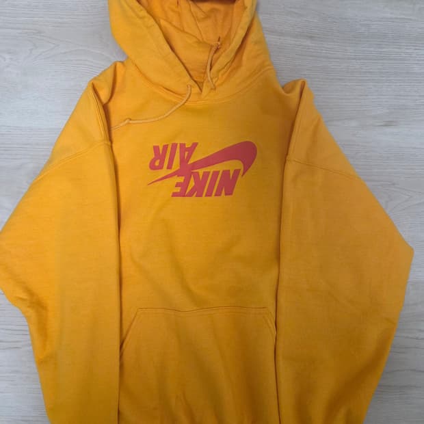 트레비스스캇 x 나이키 잭 하이스트 후드티 옐로우 XL