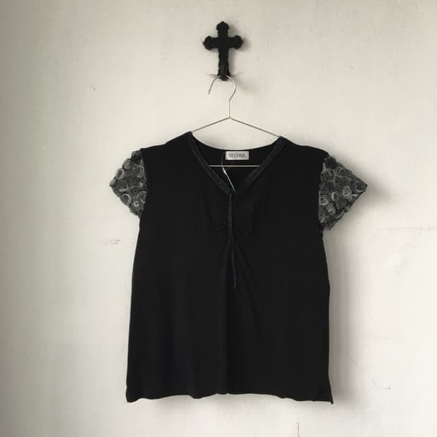 Rose sleeve point t shirt
