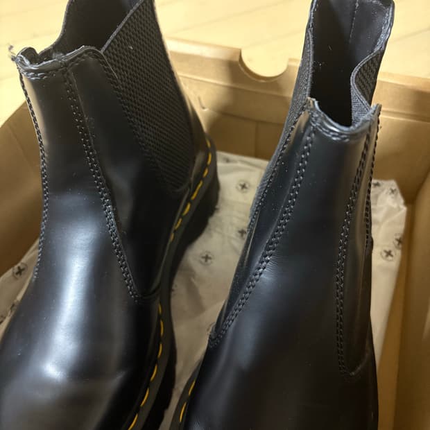 닥터마틴 2976 쿼드 블랙 폴리시드 스무스 UK7