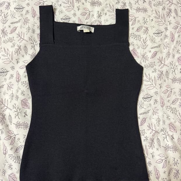 SQUARE NECK SLEEVELESS