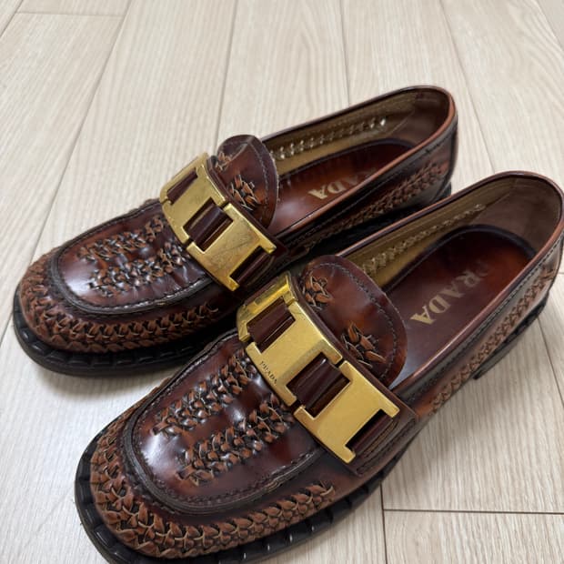 prada 프라다 브라운 로퍼 37사이즈 판매합니다 :)
