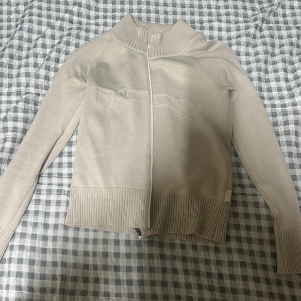 M사이즈 스컬프터 홀리 니트집업 더스티베이지