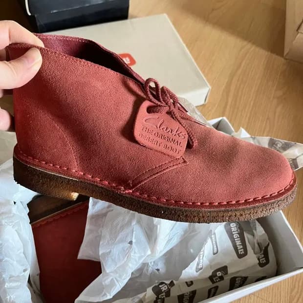 클락스 데저트 부츠 핑크 스웨이드