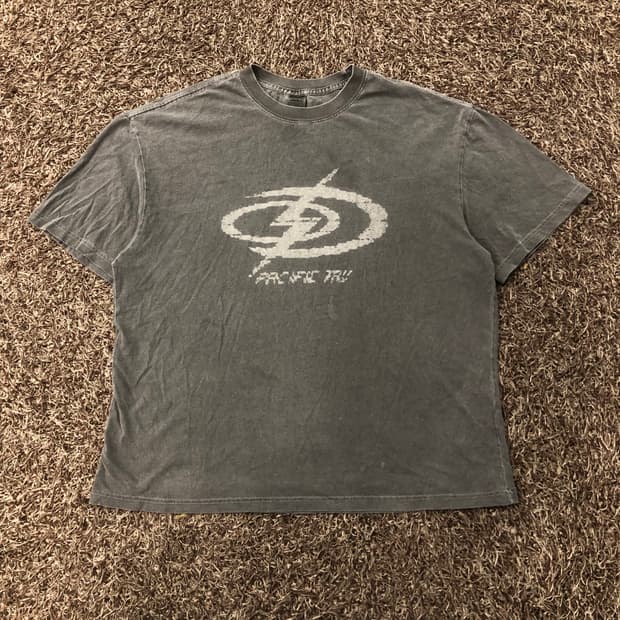 L 트래블 프린팅 티셔츠