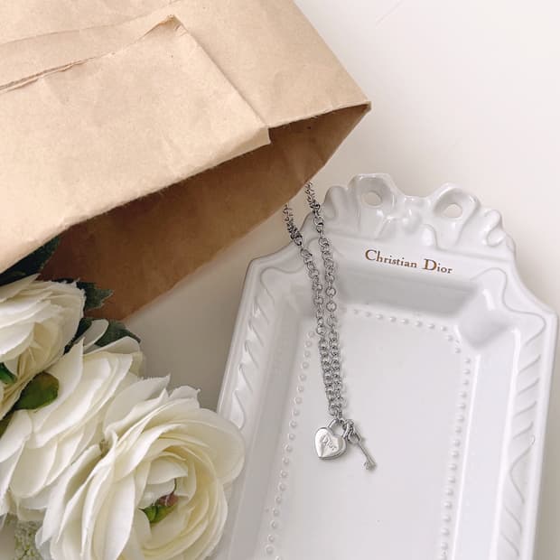 디올 하트 자물쇠 목걸이