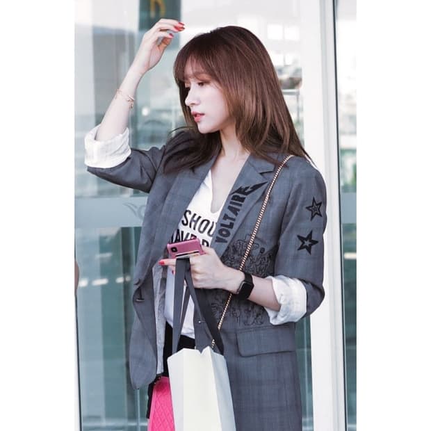 쟈딕앤볼테르 체크 자수 블레이저