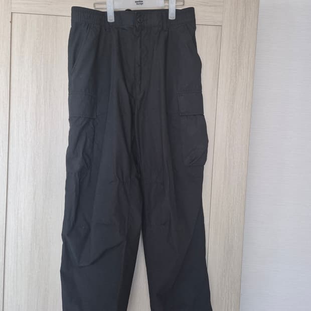 유니클로C 와이드핏 카고 팬츠 M사이즈