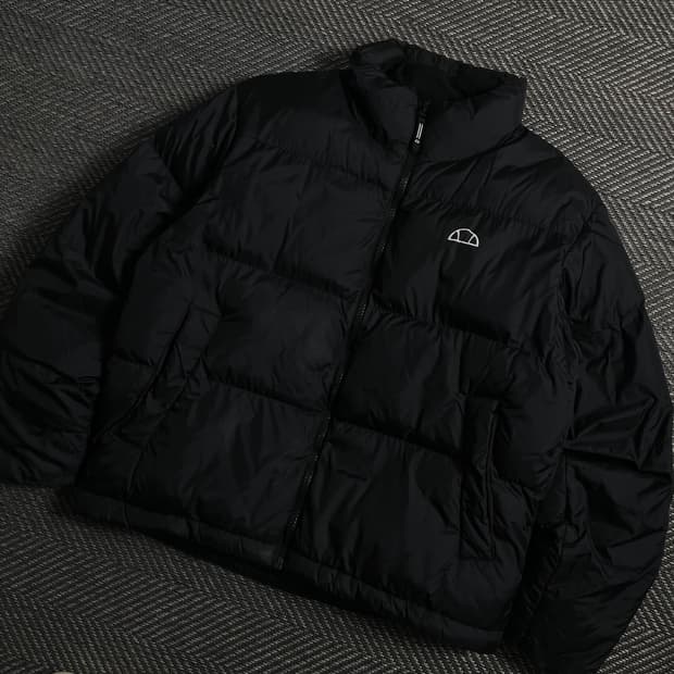 엘레쎄 USA 오리지날 로고 다운 푸퍼 패딩 블랙y 4201