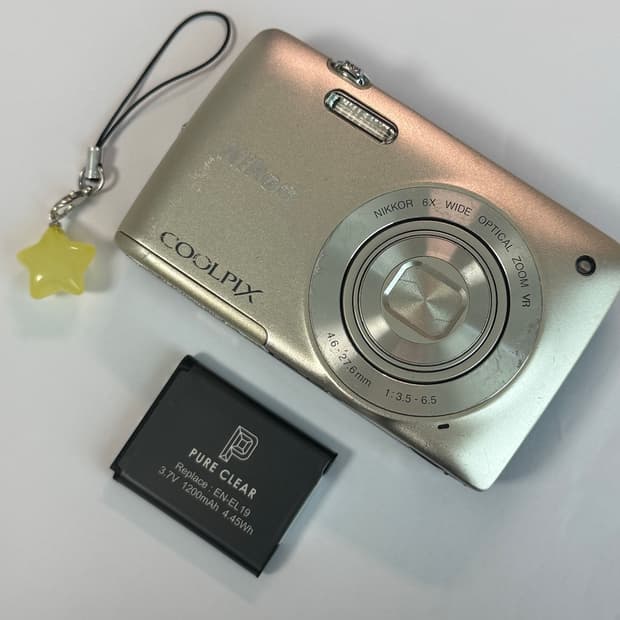 니콘 Nikon coolpix s4400 실버 디지털 카메라 판매해요