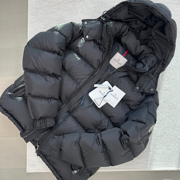 25fw 몽클레어 마야 무광 후드 쇼트 다운