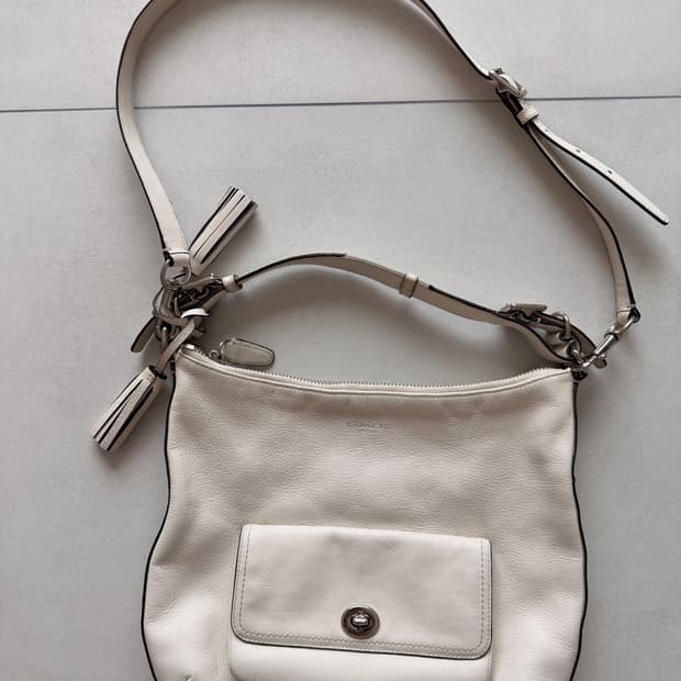 코치 화이트 호보백 숄더백