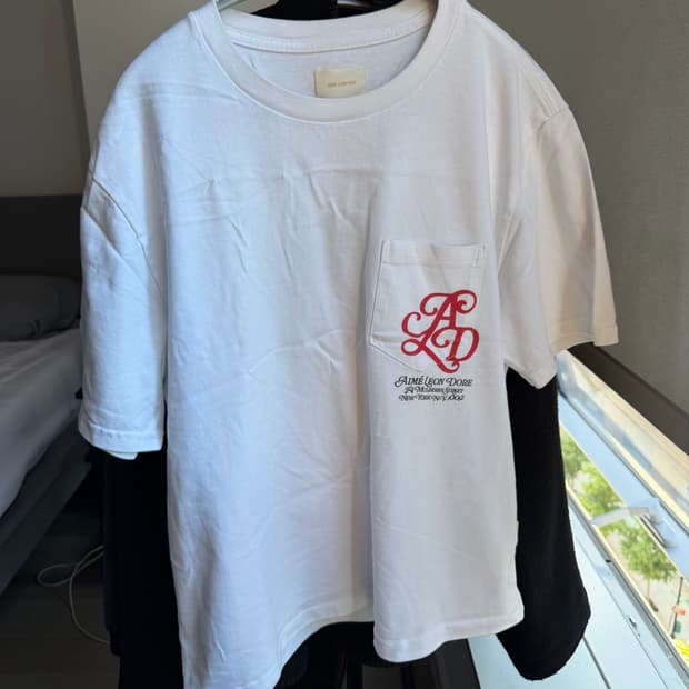 Aime Leon Dore 모노그램 포켓 티셔츠