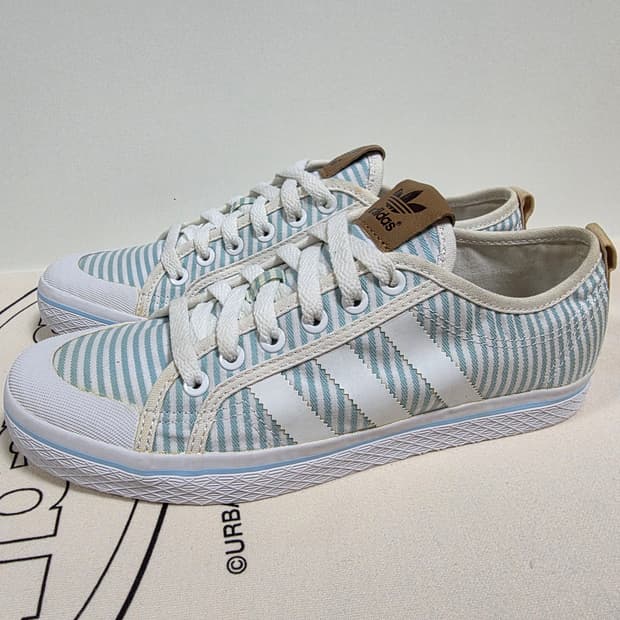 아디다스 허니로우 스트라이프  스니커즈 [250mm]