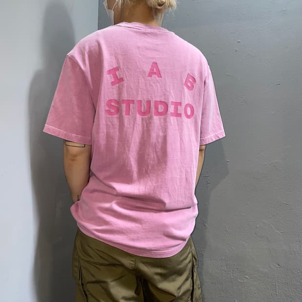IAB STUDIO 핑크 반팔 티셔츠