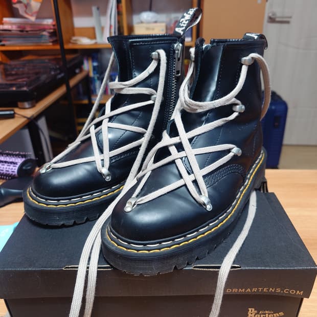 릭오웬스 닥터마틴 1460 벡스 솔 부츠