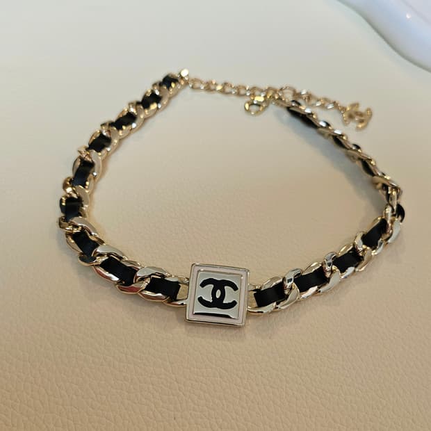 샤넬 CC로고 가죽 초커 목걸이