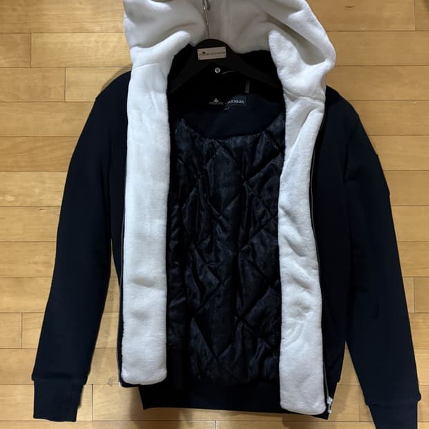 무스너클 버니스웨터 퍼 후드 집업 (백화점 매장 구매)