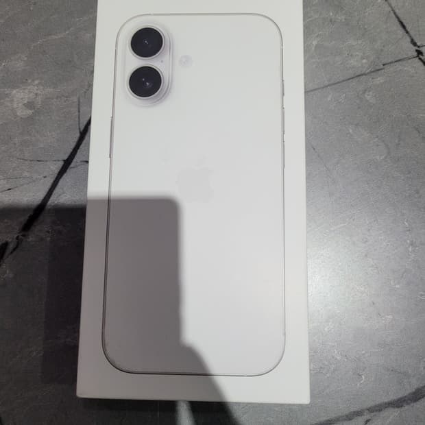 아이폰17 256 화이트 미개봉자급제 팝니다