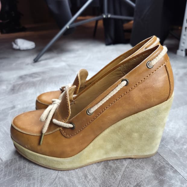 A. P. C. 아페쎄 웨지힐 로퍼