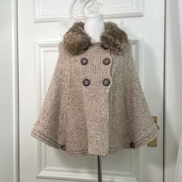 beige fur point double cape cardigan
