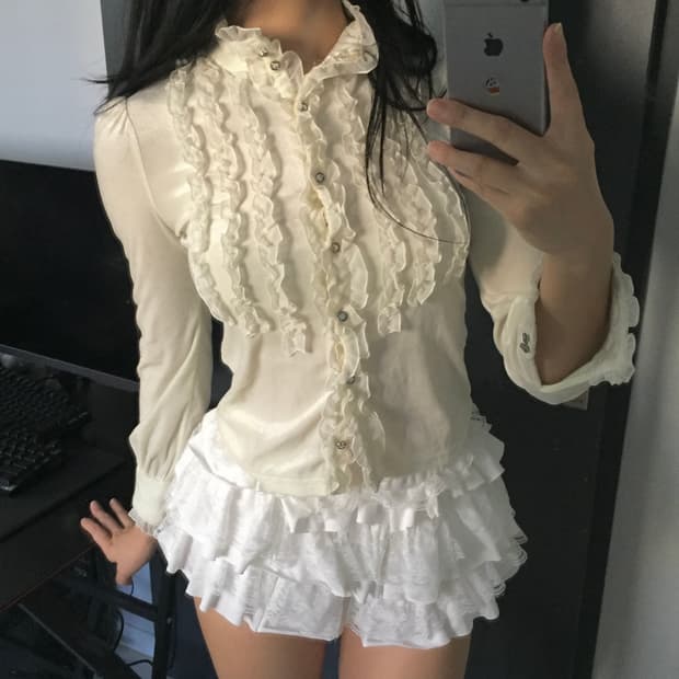 히메갸루 프릴 레이스 투버튼 벨벳 블라우스