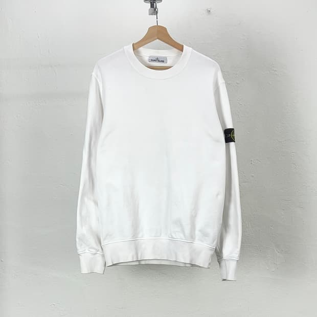 스톤아일랜드 화이트 크루넥 와펜 스웨트 셔츠