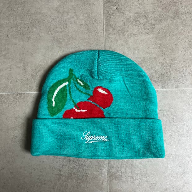 슈프림 체리 비니