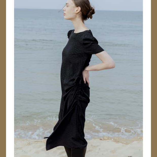 유에르(YUERE) 볼륨원피스 55 새상품