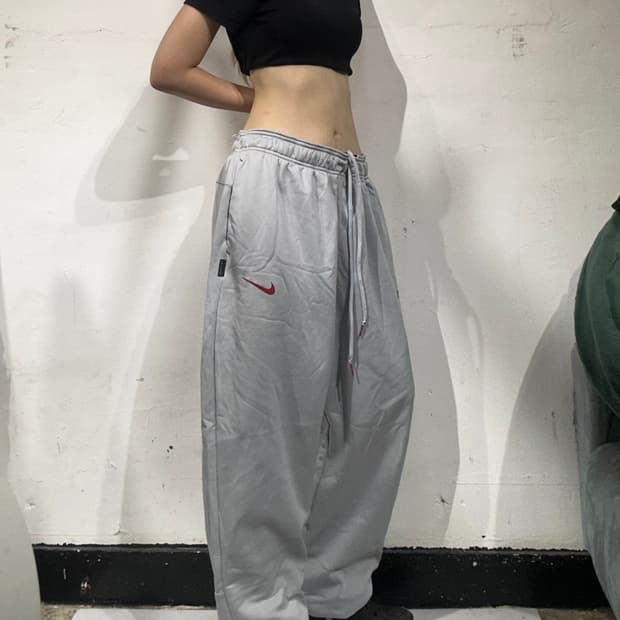 나이키 그레이 와이드 레드 스우시 추리닝 바지 XL