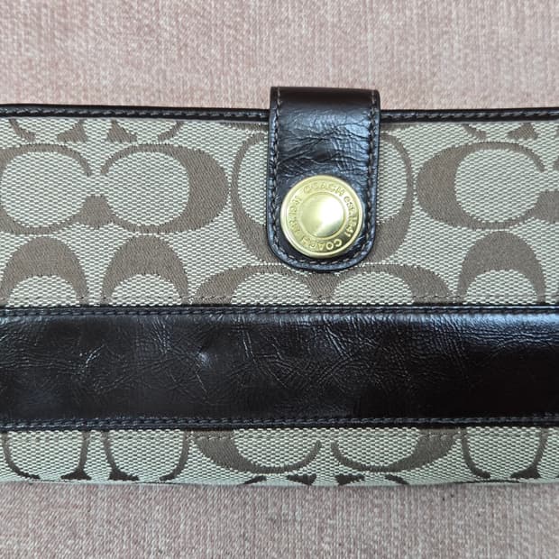 코치 여성용 지갑 브라운 클러치 지퍼와 버튼