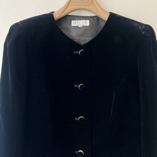 RIFANNE 일본수입 여성 블랙 벨벳 노카라자켓