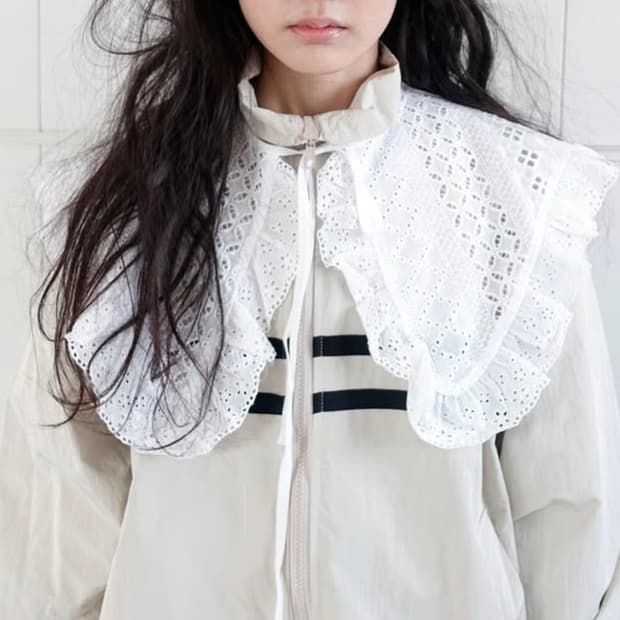 샵페어리 와이드 펀칭 레이스 칼라 화이트
