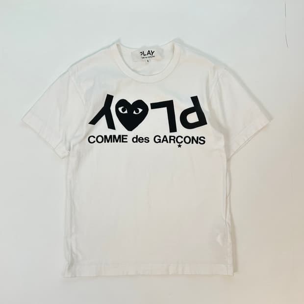 꼼데가르송 플레이 로고 화이트 반팔 