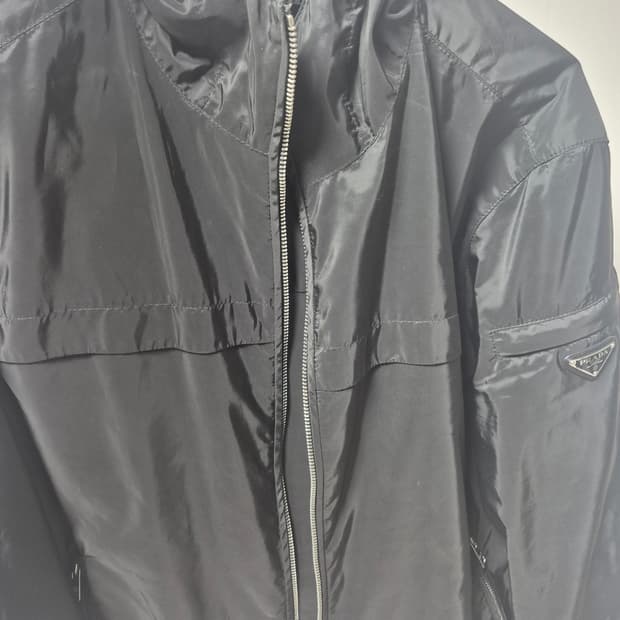 프라다 리나일론 바람막이