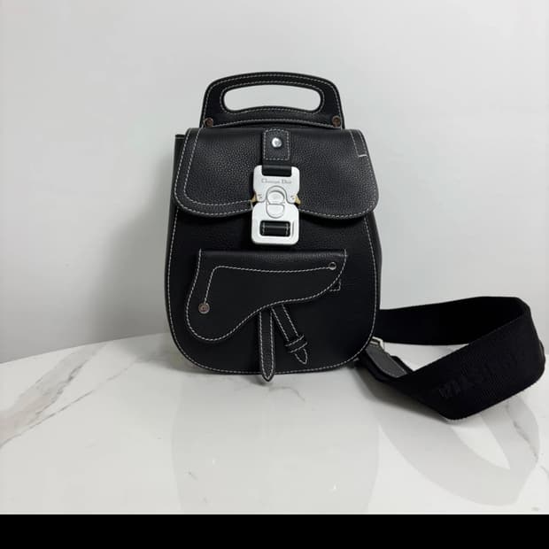 디올 갤롭 미니 슬링백