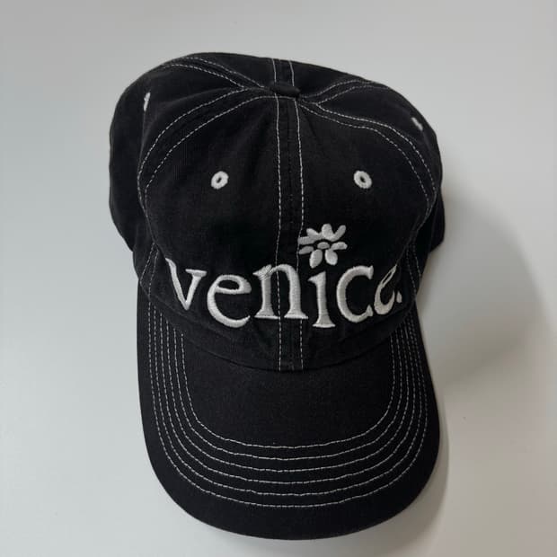 ERL Venice 로고 캡 블랙
