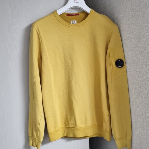 cp컴퍼니 맨투맨