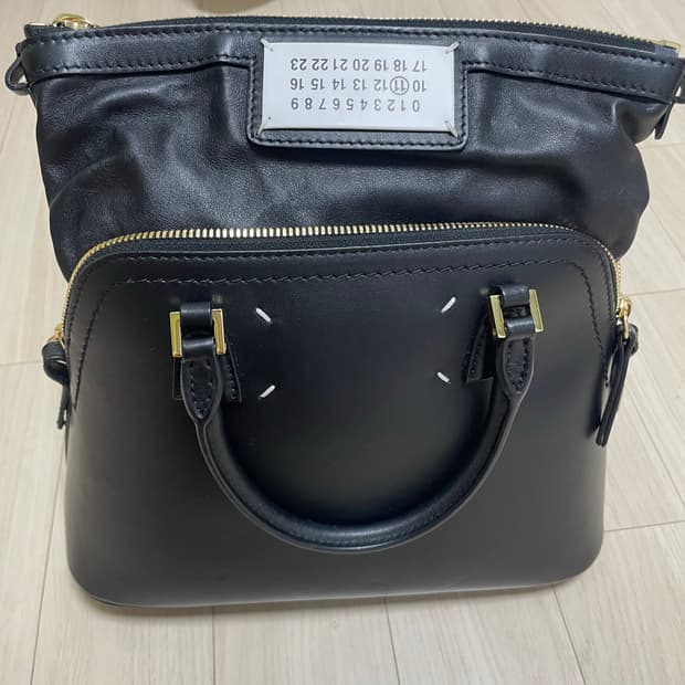 메종 마르지엘라 5AC 스몰 블랙 금장