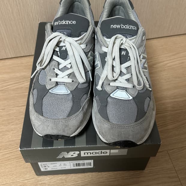 [275] 뉴발란스 992 그레이(M992GR)