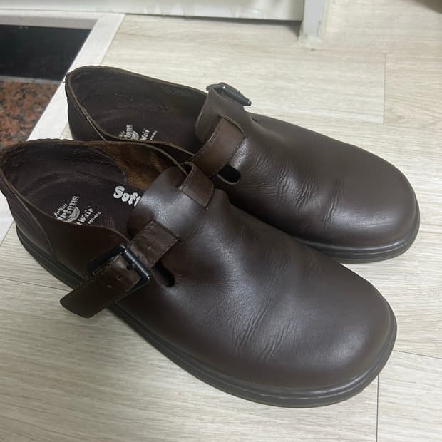 닥터마틴 패트리샤 다크브라운 250 UK6