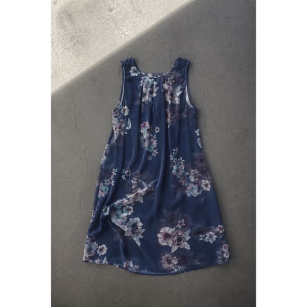 보라 꽃잎 원피스