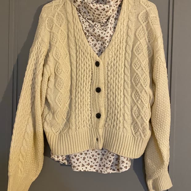 [세트] 빈티지 모리걸 꽈배기 니트가디건 잔꽃 목폴라 이너